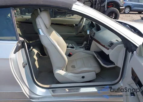 2011 Mercedes-Benz E 550 z USA, uszkodzony, nr VIN WDDKK7CF5BF100354